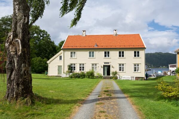 Prestegarden Pilgrim Center in Selje.