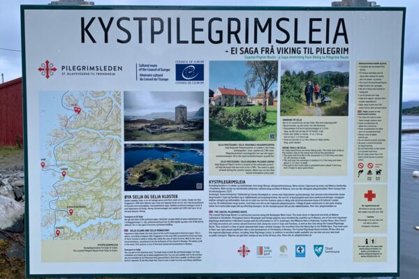 There are information boards in Selje.