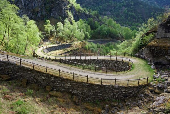 Vindhellavegen road at Borgund in the Lærdalsdalen Valley.